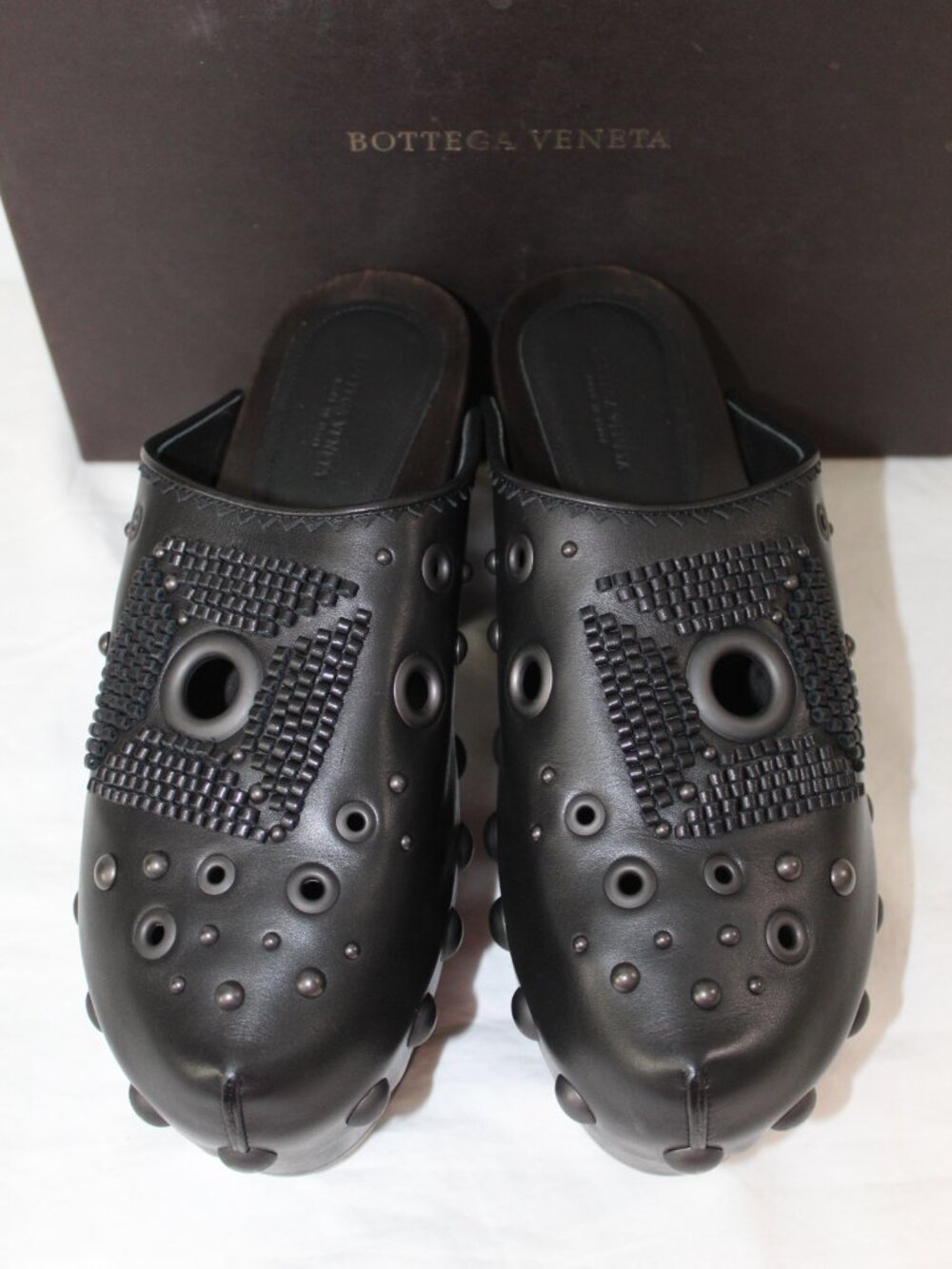 Bottega Veneta Studded Eyelet Wood Clogs Mules Zoccolo Pelle Jungle Leather 39